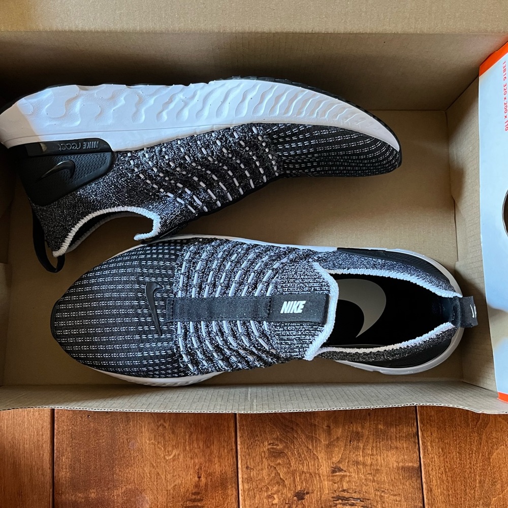 Nike React Phantom Run Flyknit 2 Size 7.5